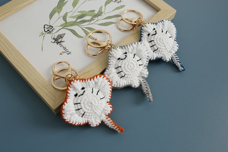 Handmade Crochet Stingray Keychain Set – Soft Yarn Ocean Animal Bag Charms – Marine Life Amigurumi Pendant Trio