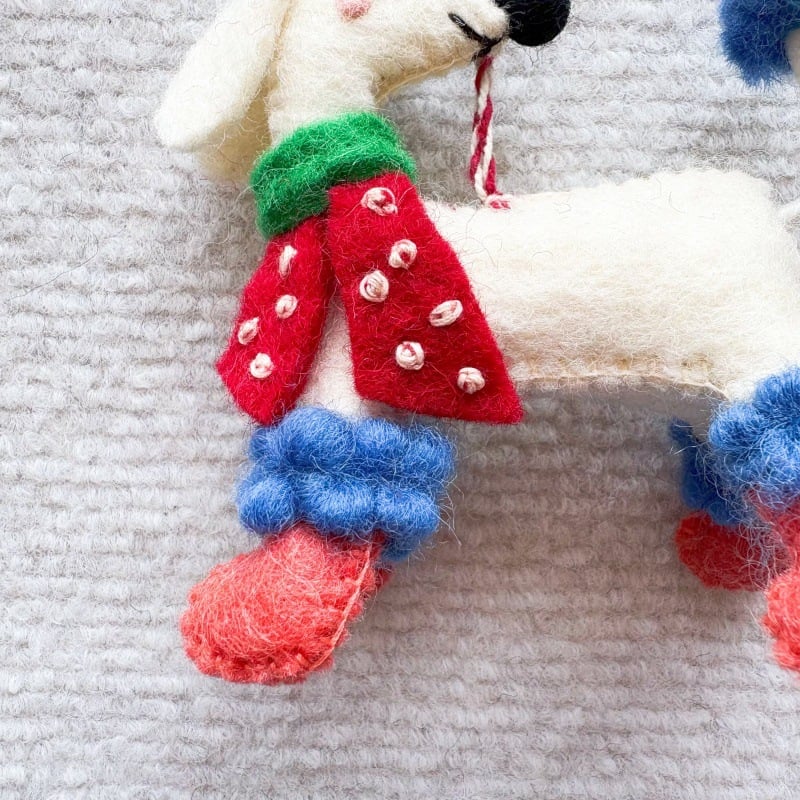 Handmade Wool Felt Poodle Keychain – The Creamy White Poodle