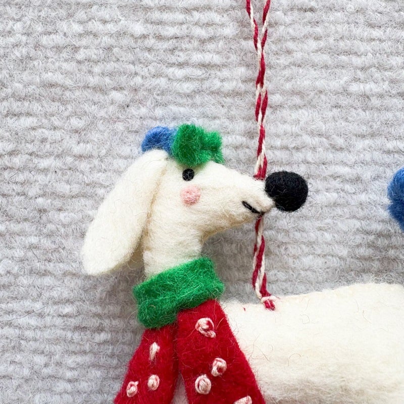 Handmade Wool Felt Poodle Keychain – The Creamy White Poodle