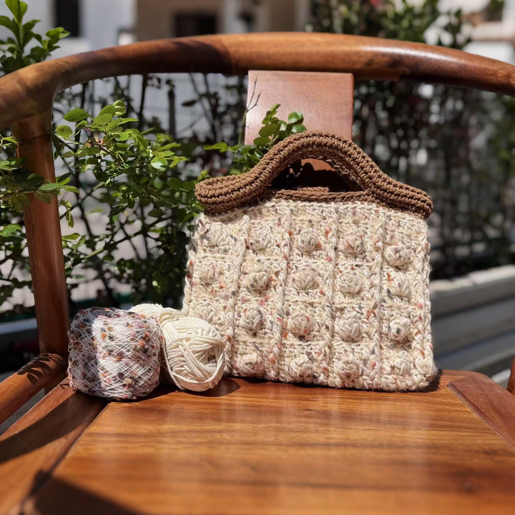 Heathered crochet shoulder bag with bobble squares