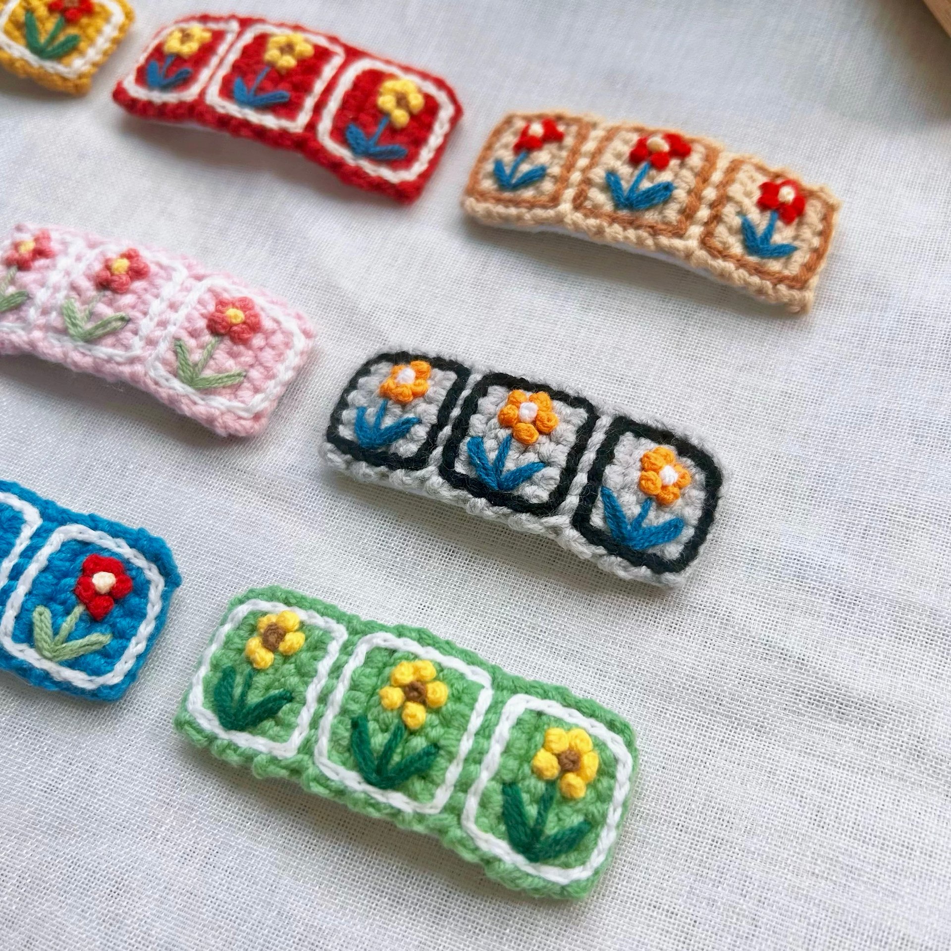 Vintage Crochet Flower Hair Clips