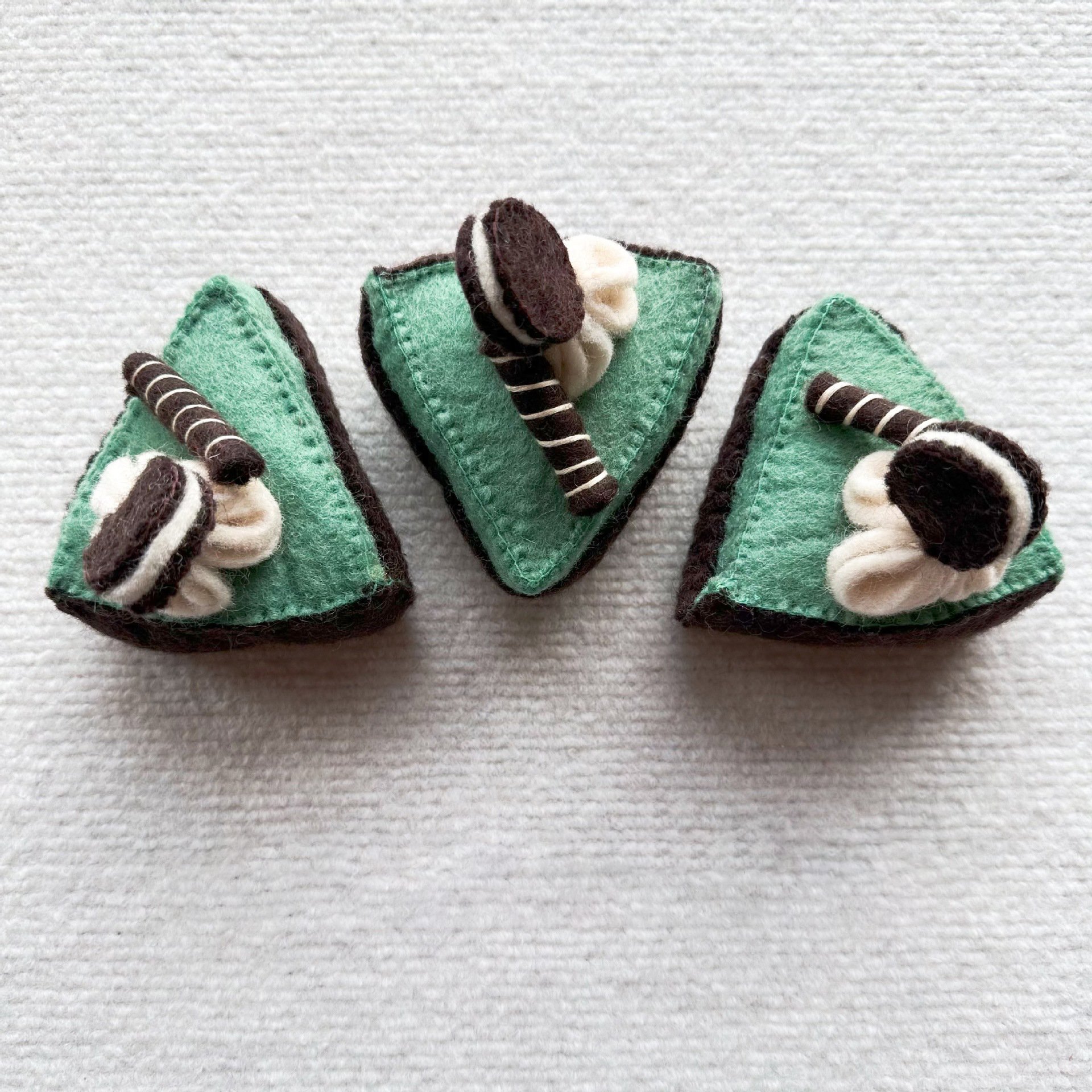 Mint Oreo Cake Slice