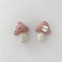 knitted mushroom pink (brooch)