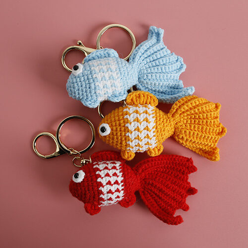 Adorable Crochet Goldfish Keychain with Playful Googly Eyes - Colorful Plush Fish Charm Handcrafted Yarn Toy - Elegant Fins Tail Kawaii Ocean Bag Accessory