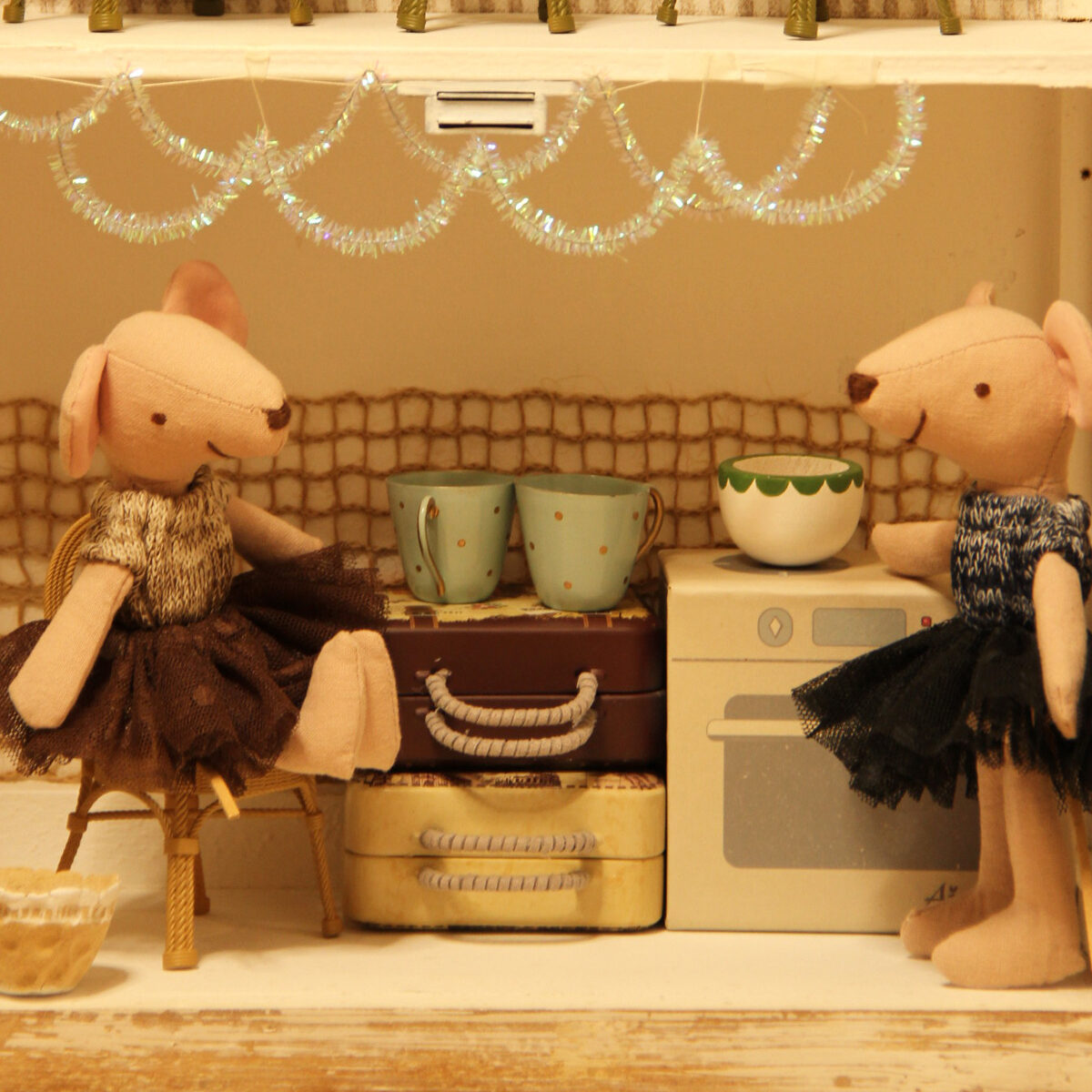 Handmade Plush Mouse Dolls with Linen Dresses for Nursery Decor and Pretend Play, Whimsical Collectible Toys for Storytelling and Timeless Childhood Charm