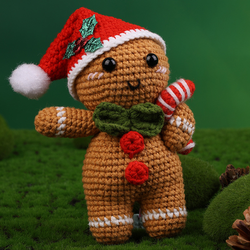 Gingerbread Man Crochet Kit for Beginners – Complete DIY Christmas Crochet Set with Yarn, Hook, and Gift Bag, Perfect Handmade Holiday Gift