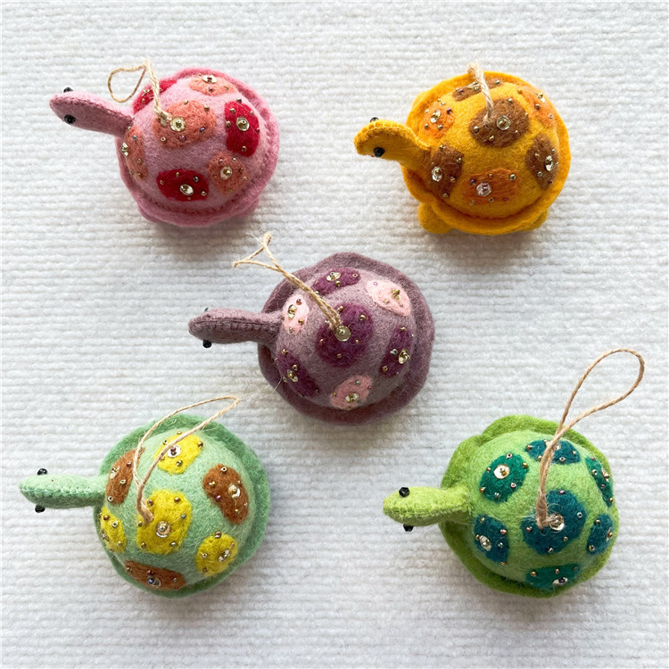 Handmade Felt Lucky Turtle Charms – 5 Adorable Handmade Wool Keychains for Good Fortune & Prosperity | Hand-Sewn Felt Tortoise Ornaments