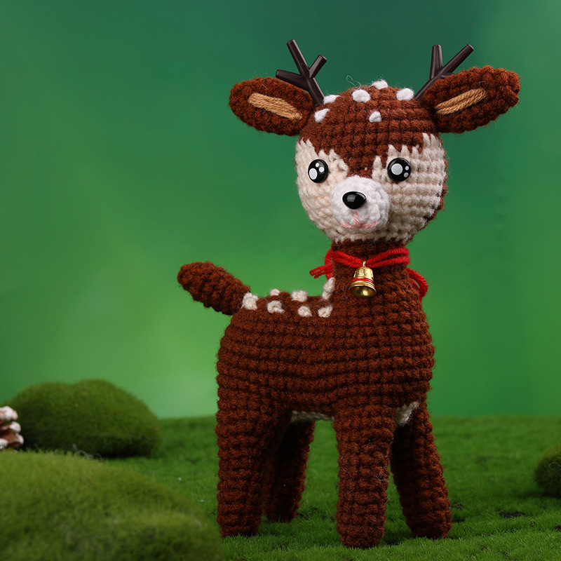 Adorable Christmas Fawn Crochet Kit for Beginners – DIY Deer Amigurumi Set with Full Materials, Tools & Step-by-Step Manual
