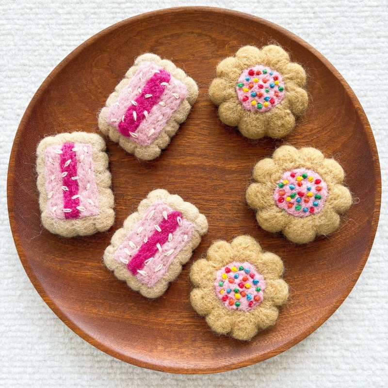 Delightful Handmade Felt Cookie Decor Set of 2 – Realistic Wool Felt Biscuits with Jam Filling and Frosted Sprinkles, Cute Gift Idea